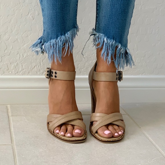 The Perfect Nude City Chic Block Heel Sandal - Picture 5 of 8